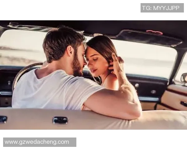 情侣主页背景设计灵感足球明星与爱情的完美结合